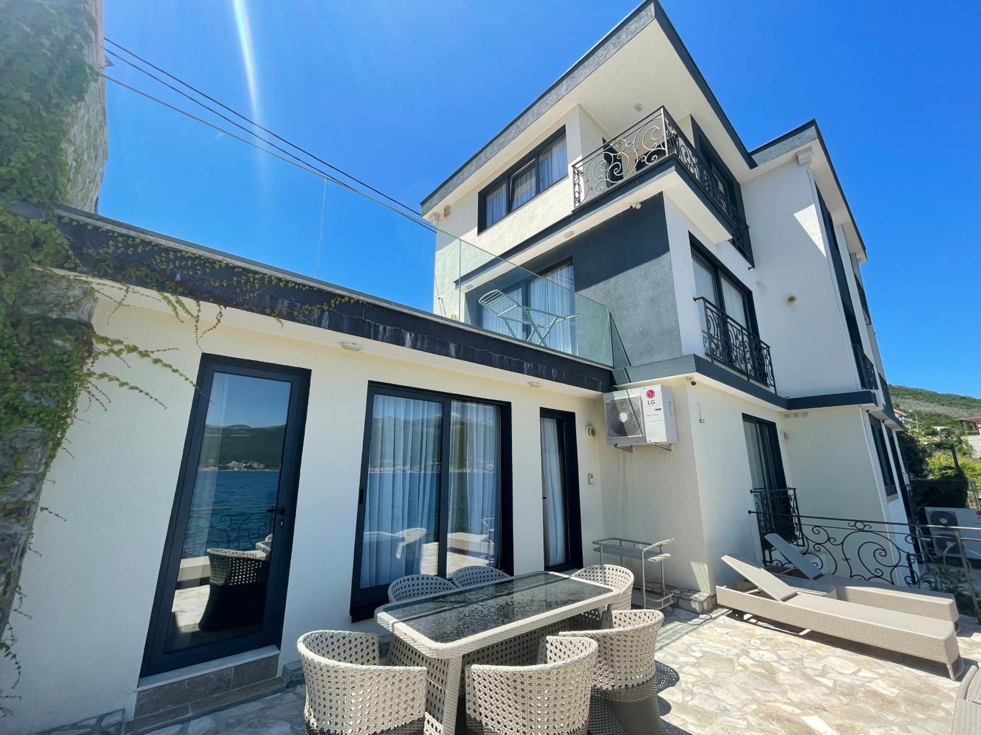 Beachfront Villa Pearl Of Adria Krasići エクステリア 写真